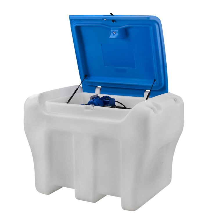 450 l AdBlue®tank komplett med pumpe, klar til bruk. Gassfjærsett holder lokk, Fylt tank kan transporteres med gaffel truck og kran
