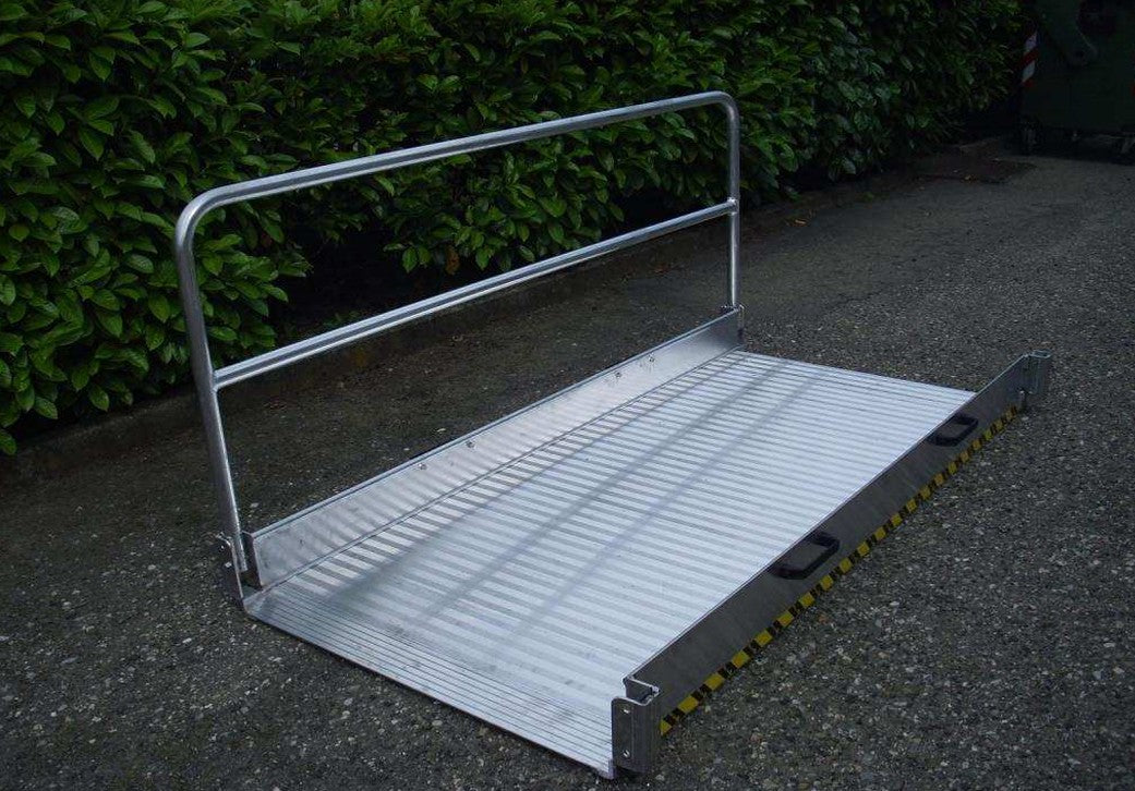 Flyttbar gangbru i aluminium
