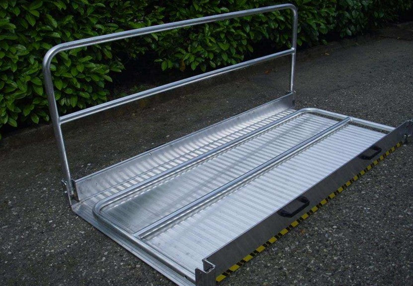 Flyttbar gangbru i aluminium