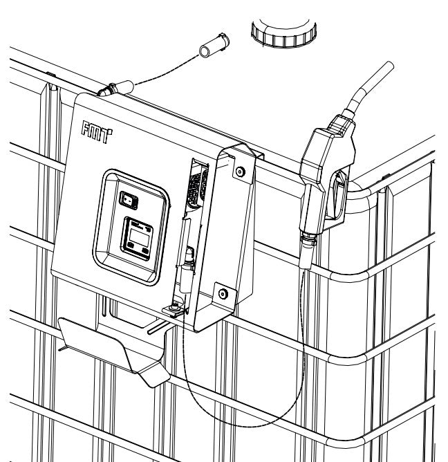 Tegning av adBlue 230V pumpesett i hus med slange og pistolholder festet til IBC container